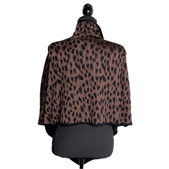 St. John Wool Blend Leopard Knit Cape Poncho | Double Breasted Statement Wrap - Picture 4 of 13